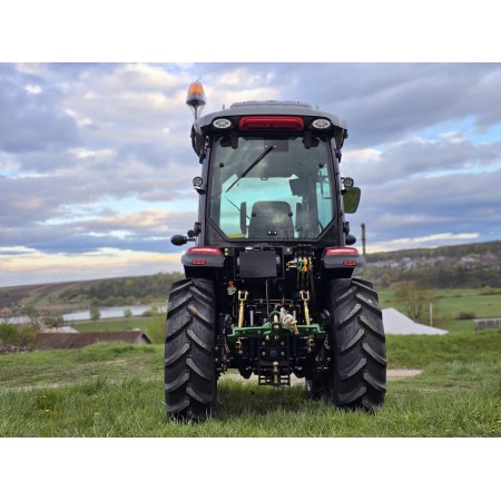 Трактор TERRAFENG 604XL зелений із шумоізольованою кабіною та кондиціонером, євронавіска на гаках, серга